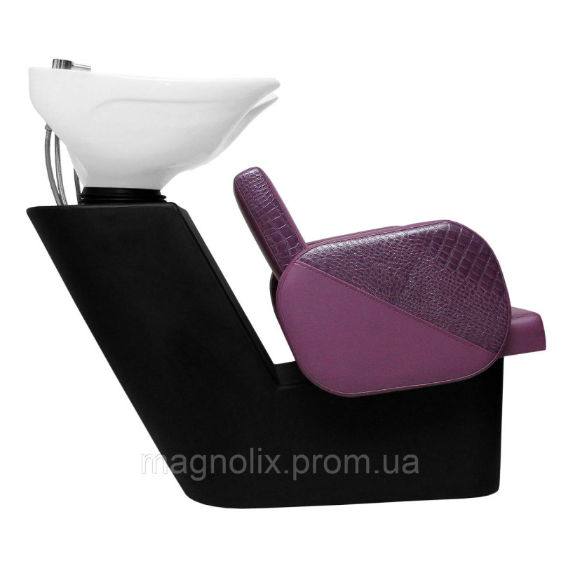 Мийка Прима з кріслом Фрея